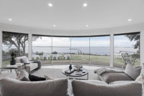 Pelicans Rest - Experience a Waterfront Beach Retreat, Pet Friendly